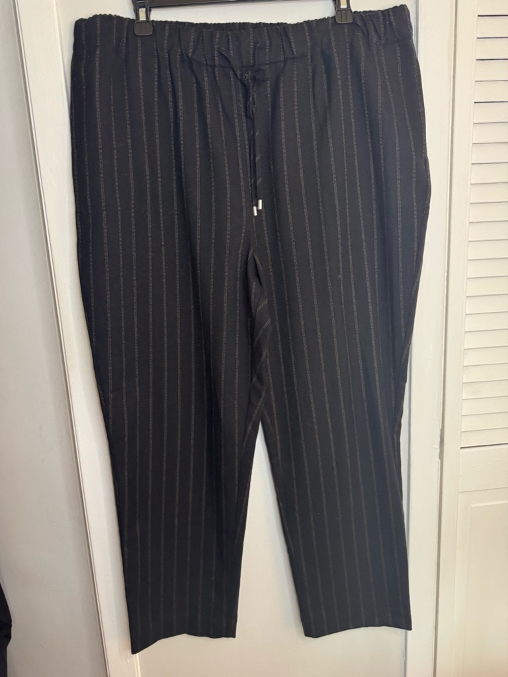 Nine West Black Pinstripe Drawstring Pants. XLS